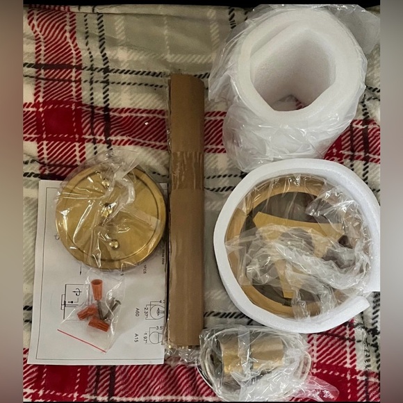 ADJUSTABLE PENDANT LIGHT - Picture 6 of 12